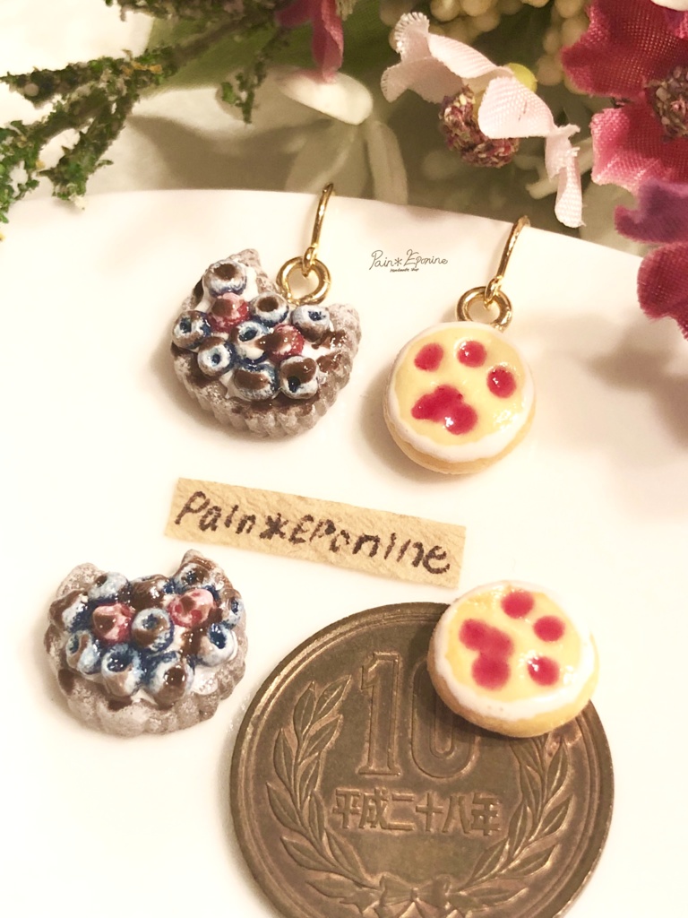 北欧風にゃんこタルトとクッキーのピアス - paineponine - BOOTH