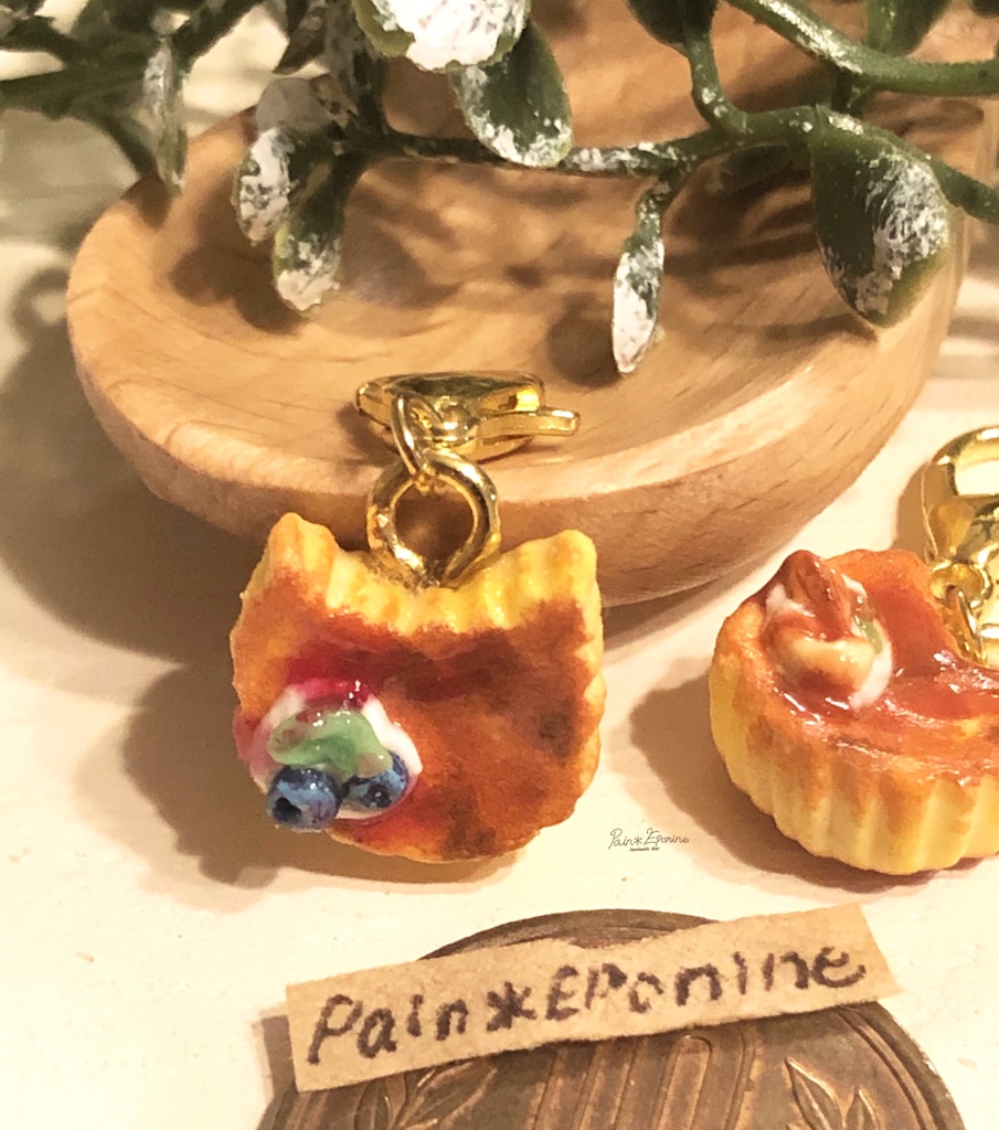 【選べる】にゃんこバスクチーズケーキチャーム