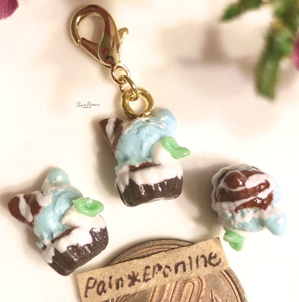 にゃんこチョコミントアイスチャーム