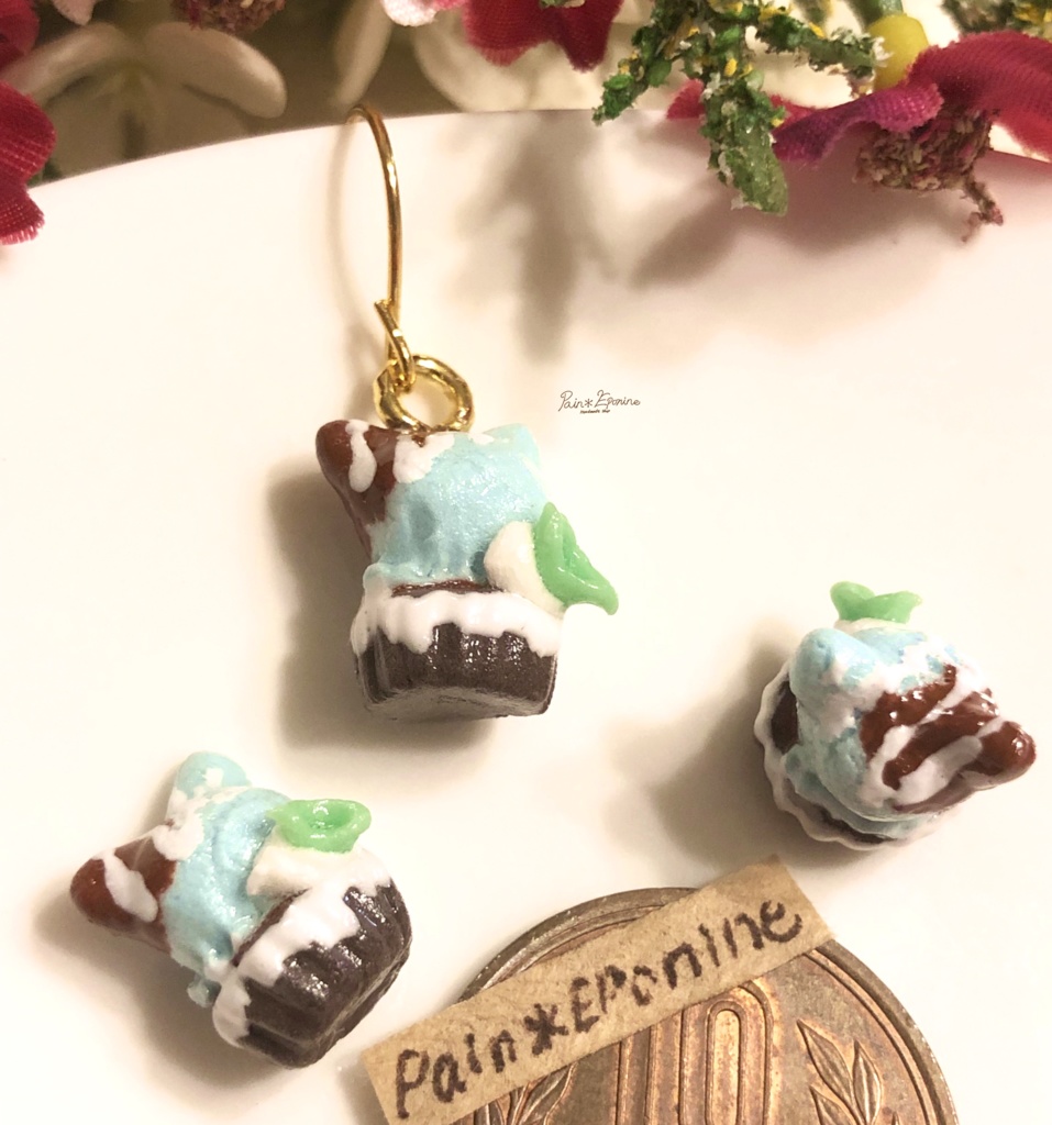 【片耳】にゃんこチョコミントアイスピアス