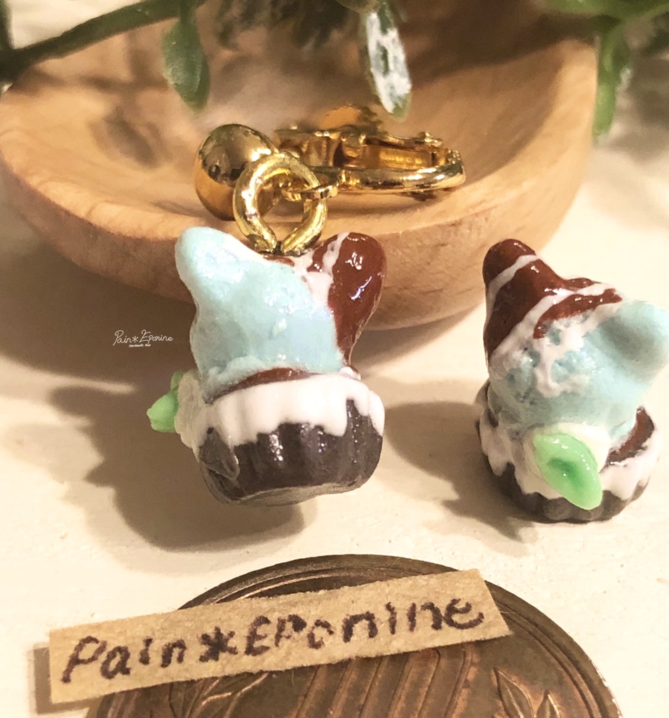 【片耳】にゃんこチョコミントアイスイヤリング