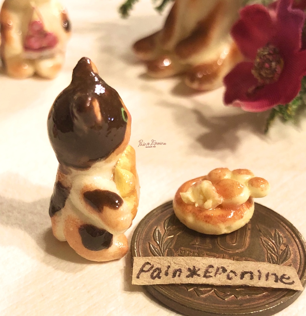 【*受注制作】食いしん坊な仔猫パン:ハチワレ(クリームパン)
