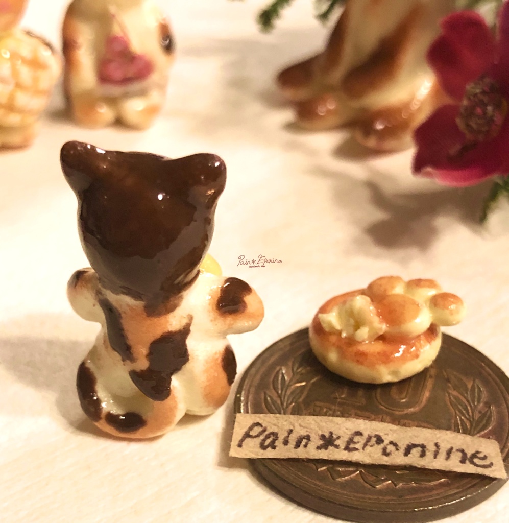 【*受注制作】食いしん坊な仔猫パン:ハチワレ(クリームパン)