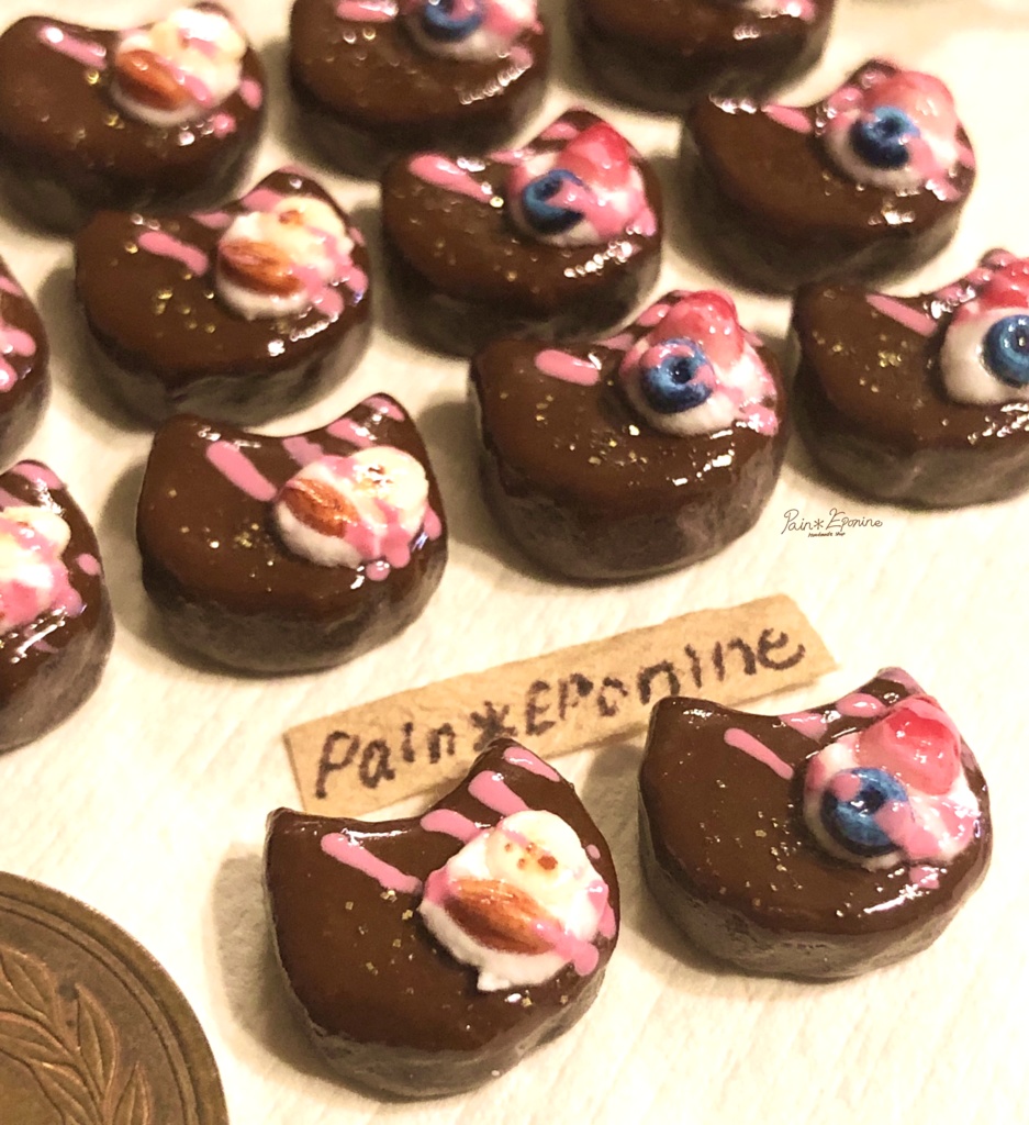 【片耳】にゃんこチョコレートケーキピアス
