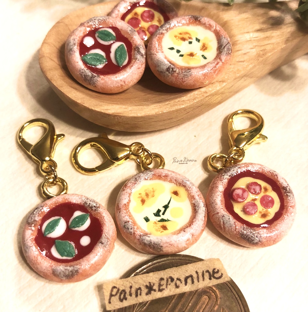 ホールピザチャーム:マルゲリータ