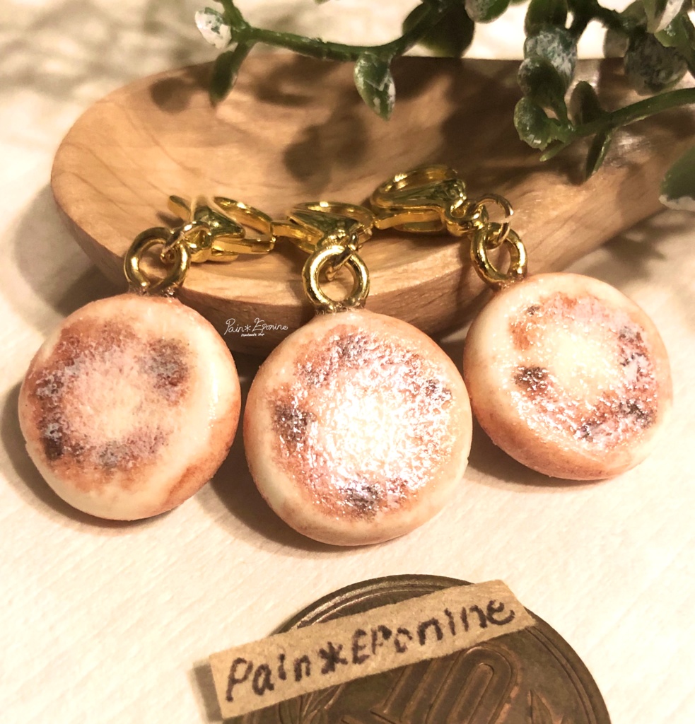 ホールピザチャーム:マルゲリータ