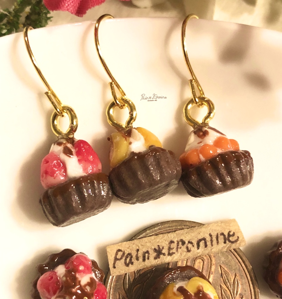 【片耳】ミニフルーツタルト(チョコ)ピアス
