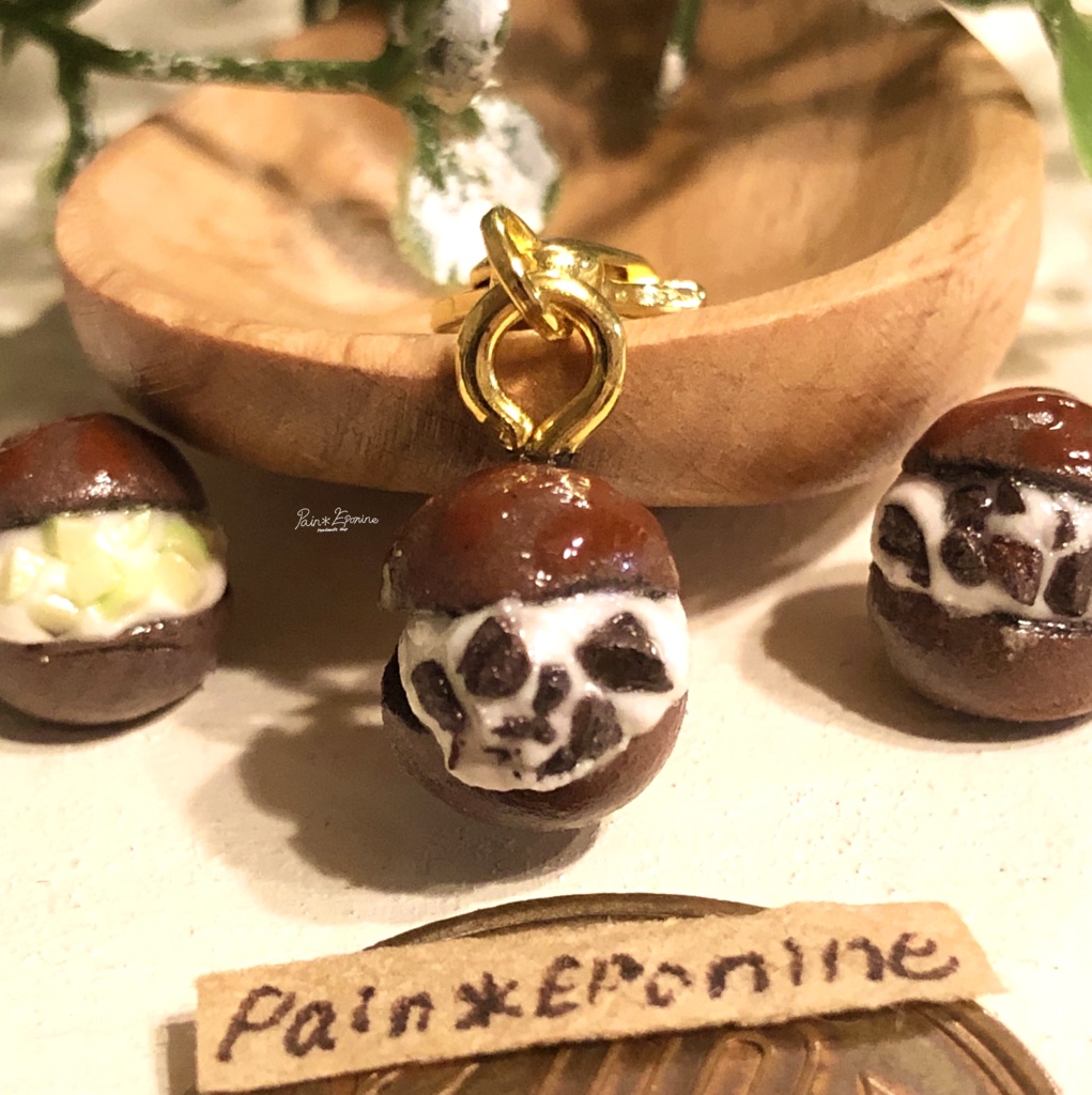 マリトッツォ(チョコ)チャーム：チョコチップ