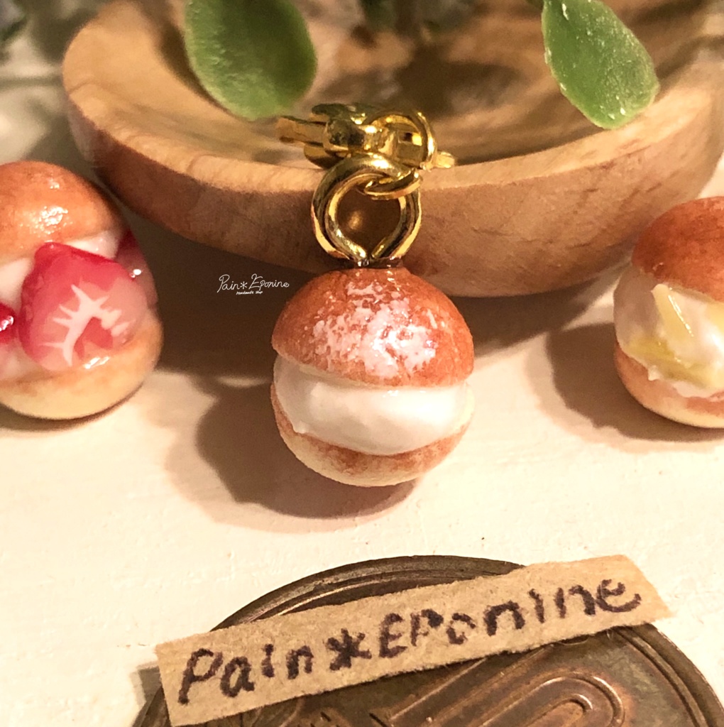 【選べる】マリトッツォ(プレーン)チャーム:クリーム/レモン/ピスタチオ