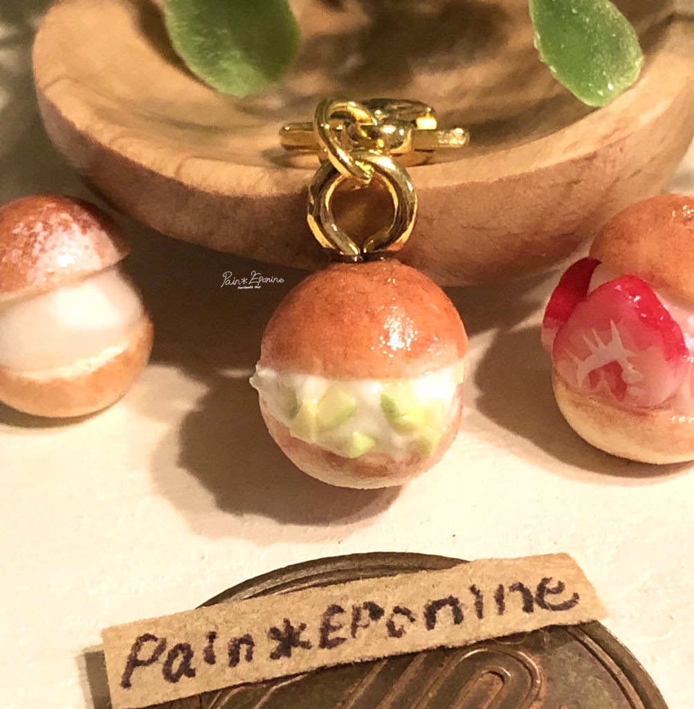 【選べる】マリトッツォ(プレーン)チャーム:クリーム/レモン/ピスタチオ