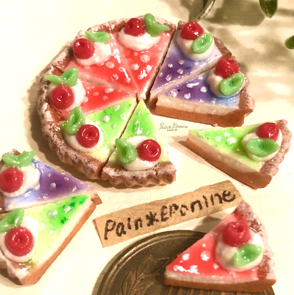 ソーダみたいなレアチーズタルトチャームorストラップ:いちごソーダ