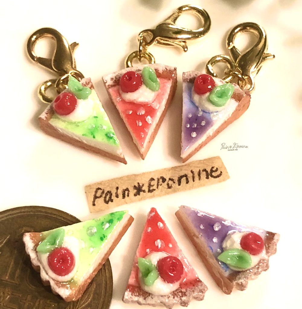 ソーダみたいなレアチーズタルトチャームorストラップ:いちごソーダ