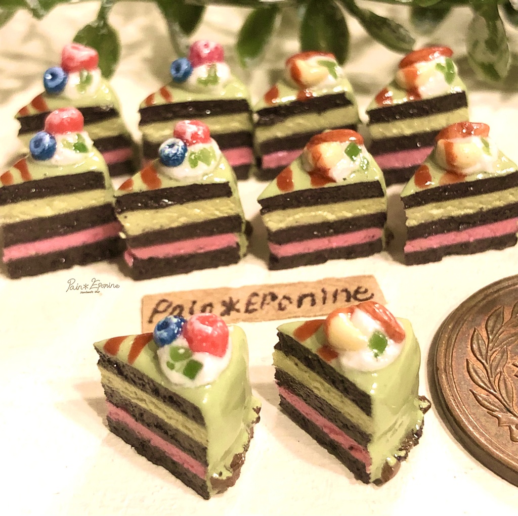 断面を楽しむピスタチオケーキイヤリング:断面