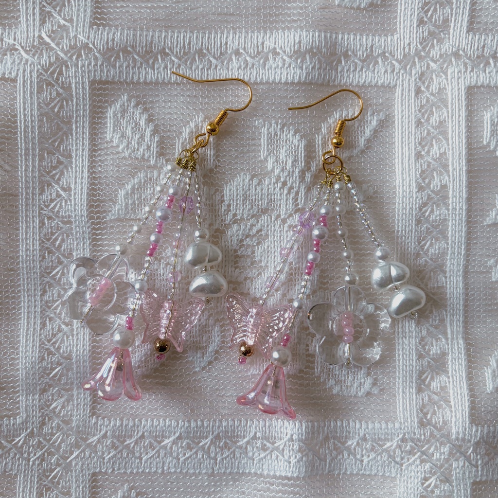 ガーリーピアス
