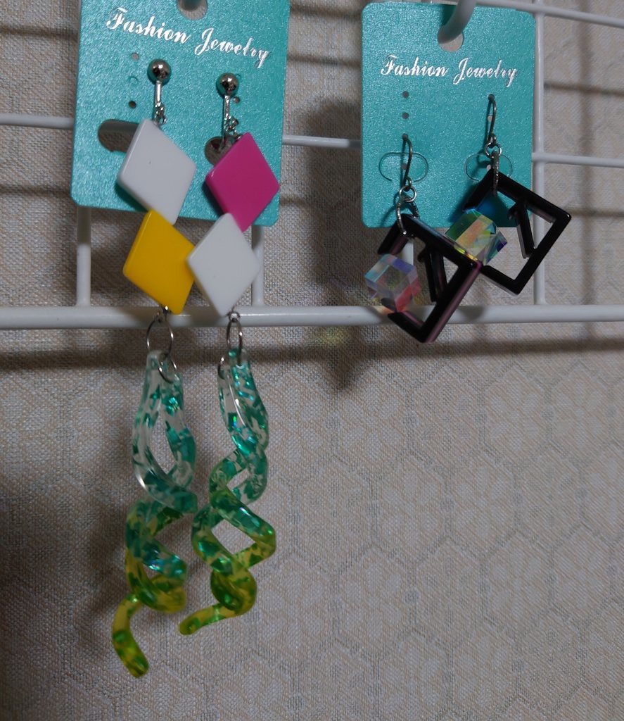 ミクさんモチーフイヤリング、ピアス