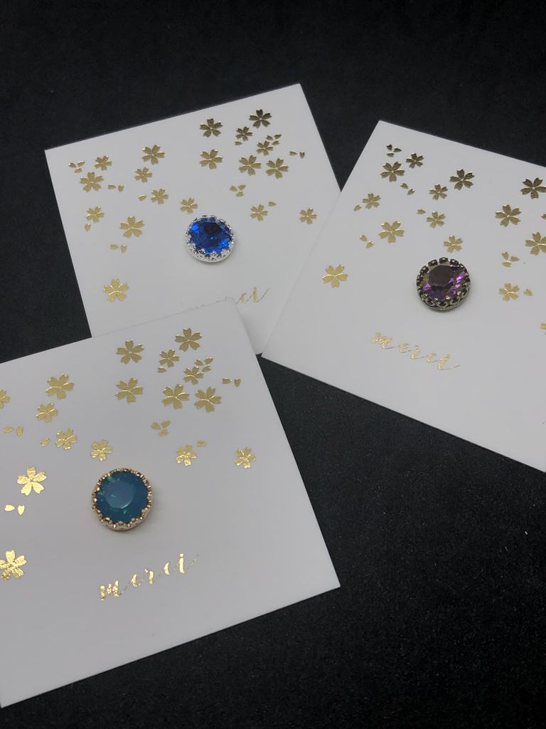 近侍と繋がるピアス