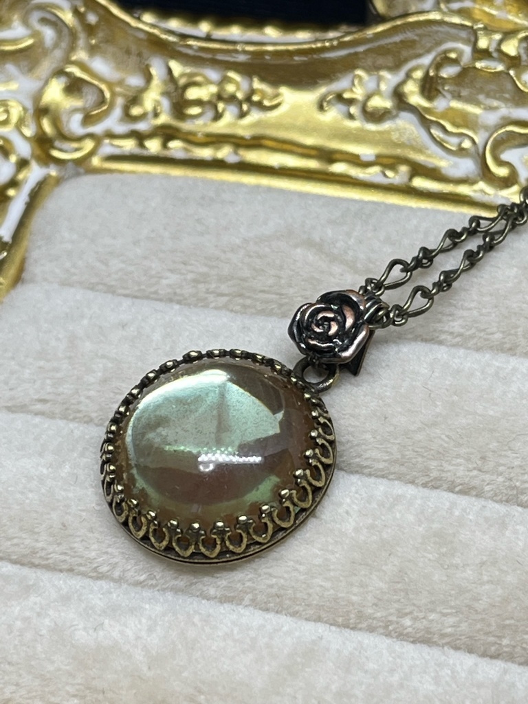 【Gallery】ヴィンテージサフィレットのネックレス〜rose〜