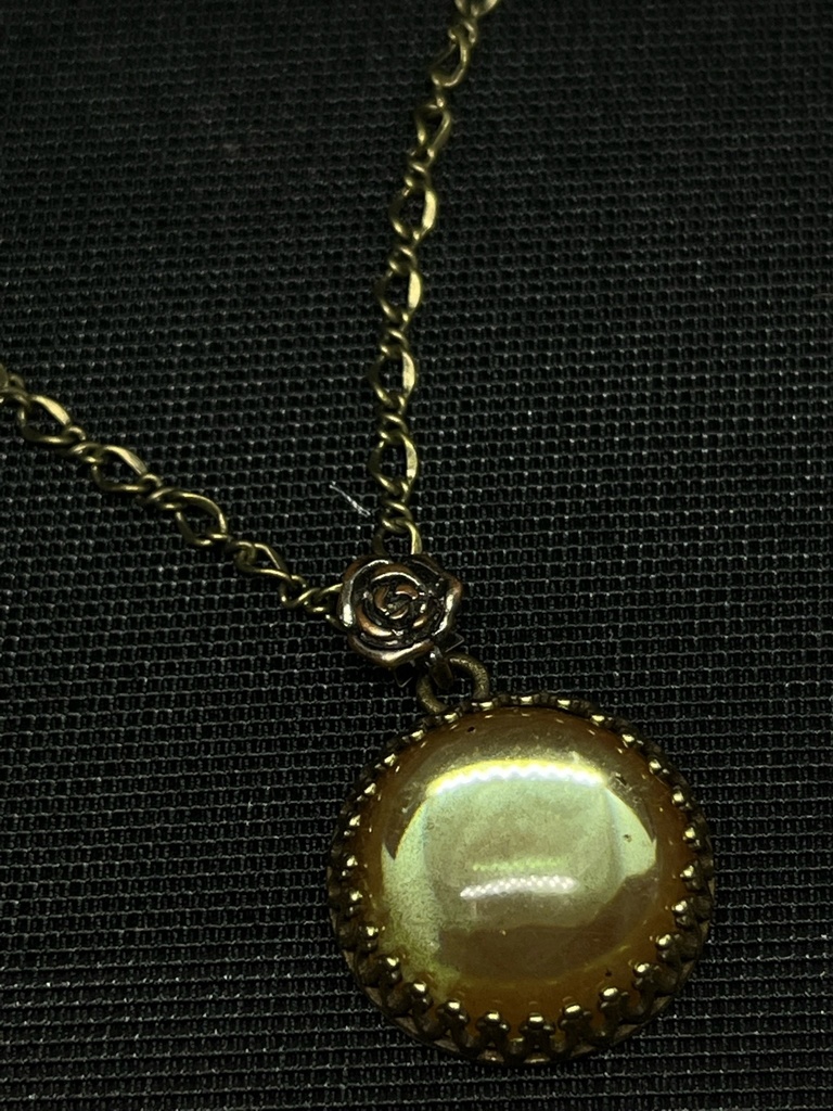 【Gallery】ヴィンテージサフィレットのネックレス〜rose〜