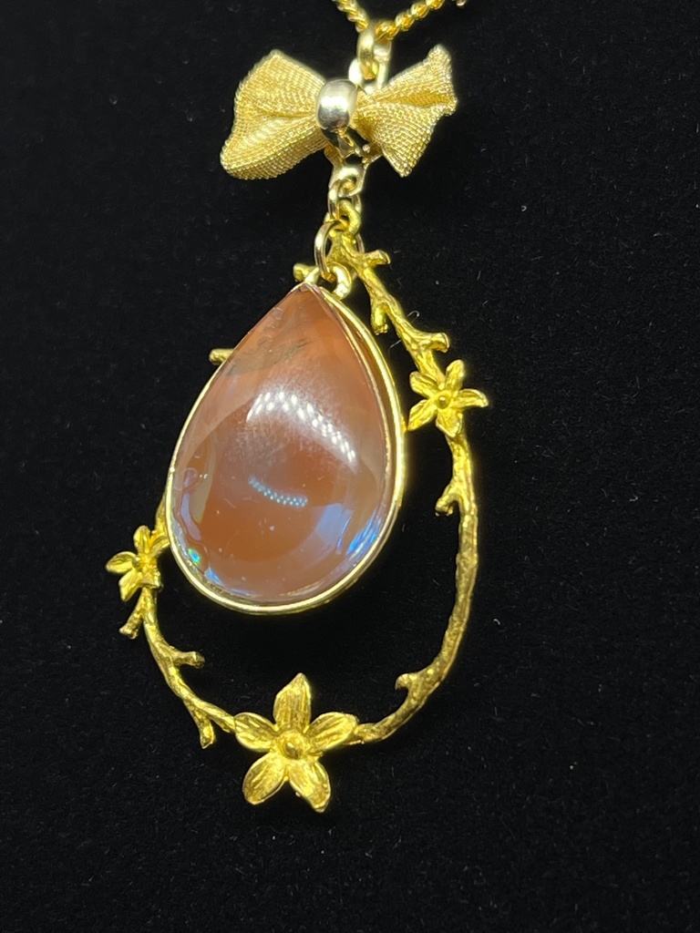 ヴィンテージサフィレットのネックレス〜Garland Waltz〜