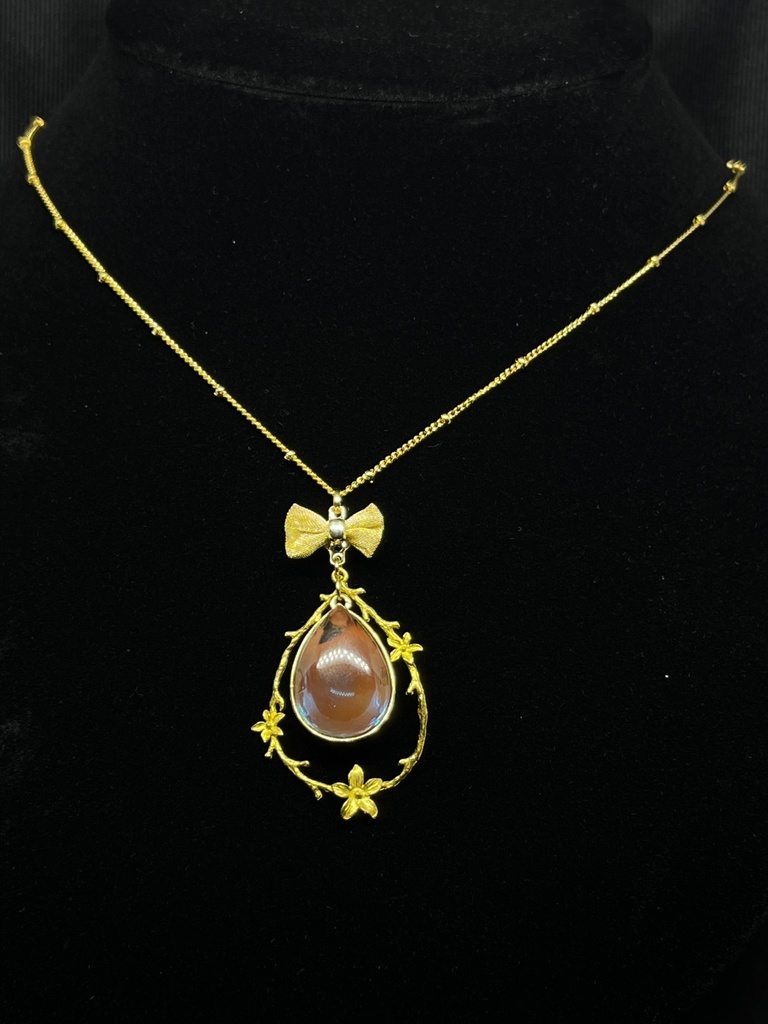 ヴィンテージサフィレットのネックレス〜Garland Waltz〜