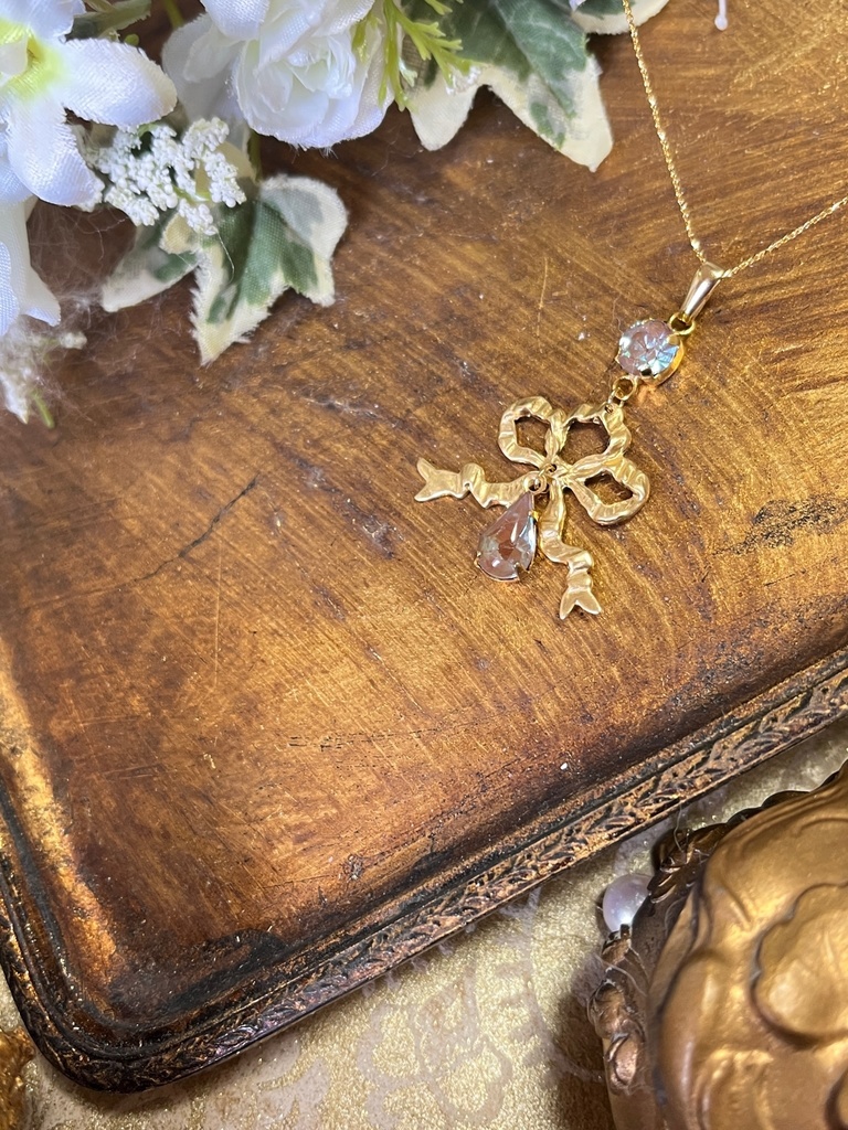 ヴィンテージサフィレットのネックレス〜ROCOCO〜