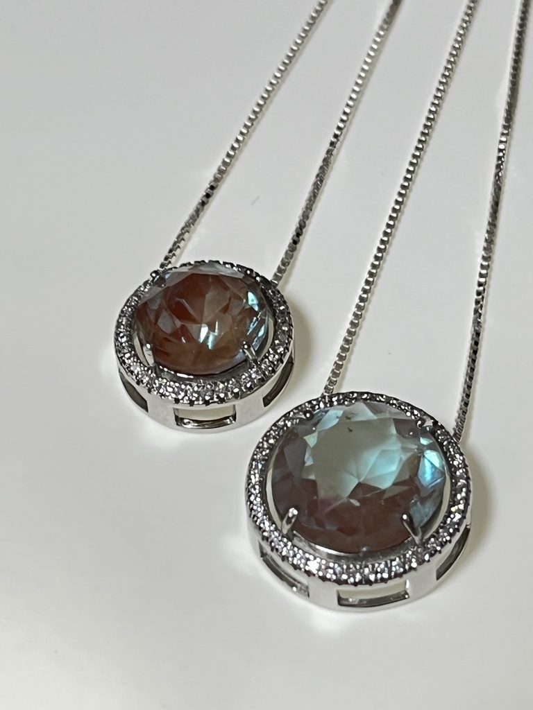 サフィレットのラウンドネックレス