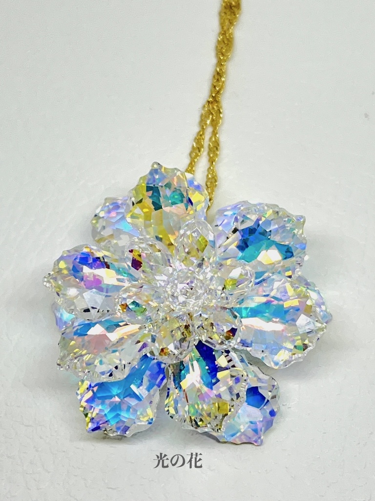 氷の華のネックレス