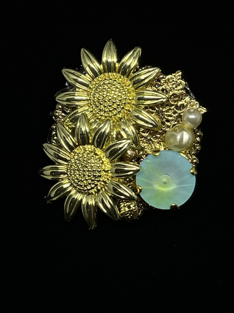 【Gallery】【ソレイユ企画展】雪解けを待つブローチ