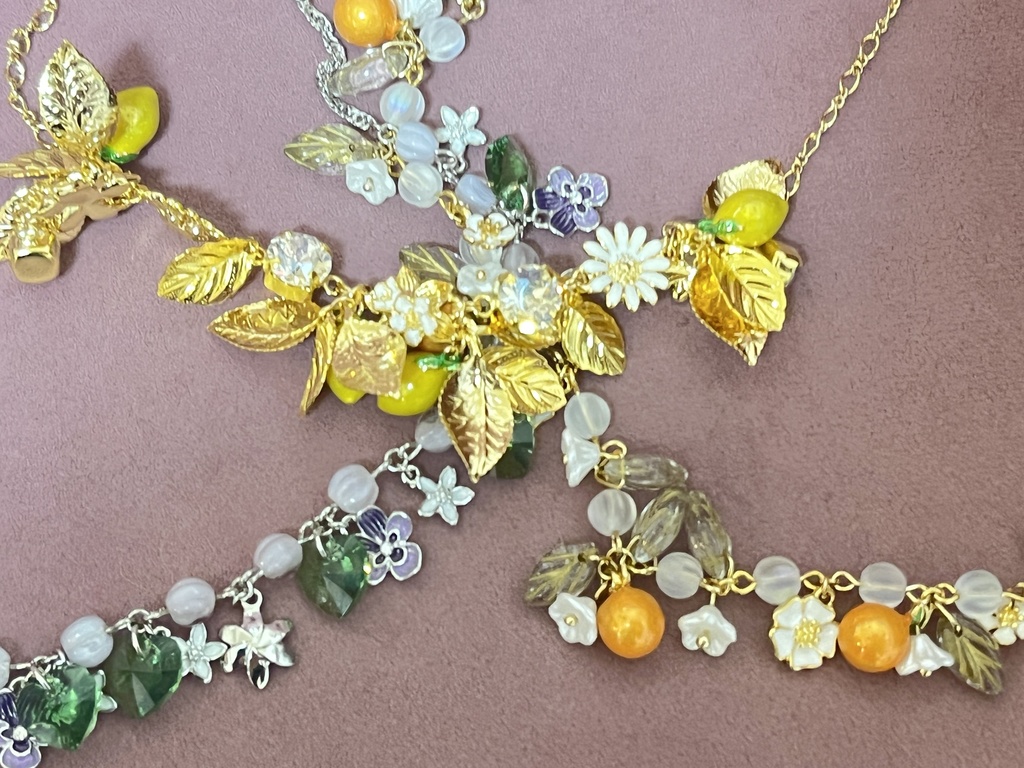果実と花のアクセサリーセット