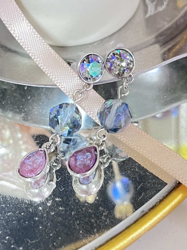 ルナフラッシュとサフィレット風ストーンのピアス【イヤリング可】
