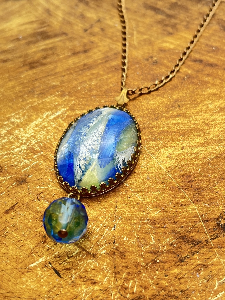 東の海の果てのネックレス