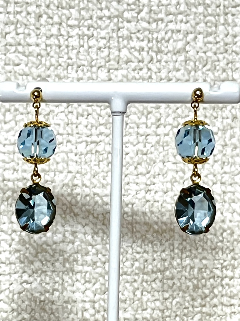 アレキサンドライトのピアス【イヤリング可】