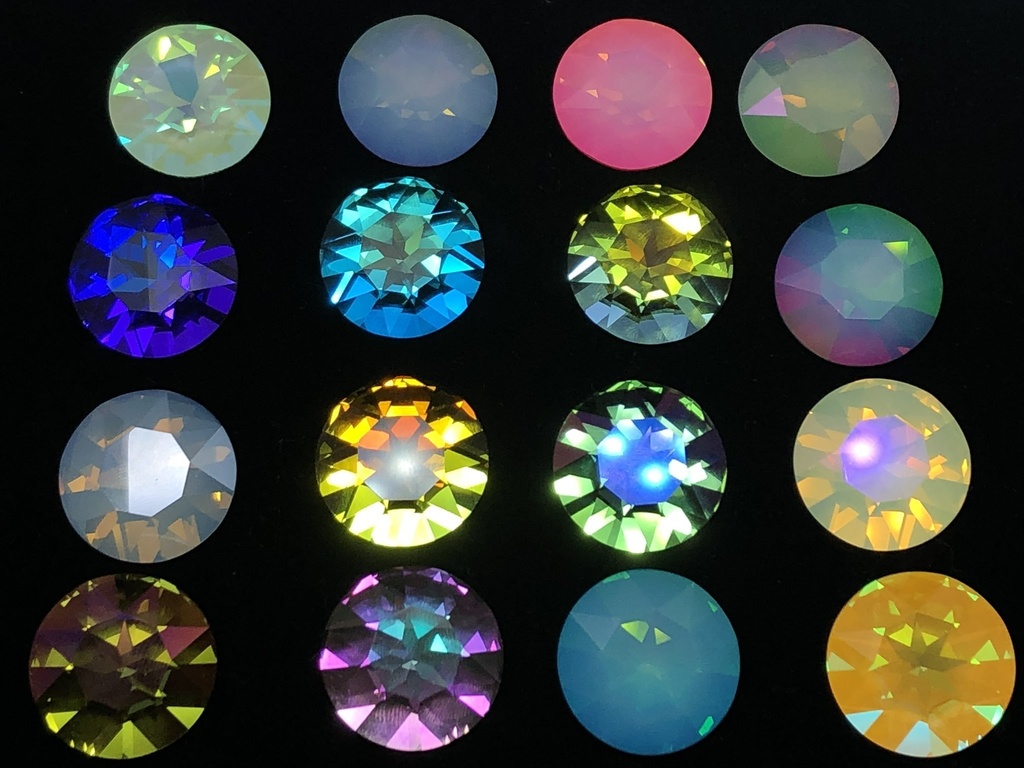 クラウンストーンのネックレス