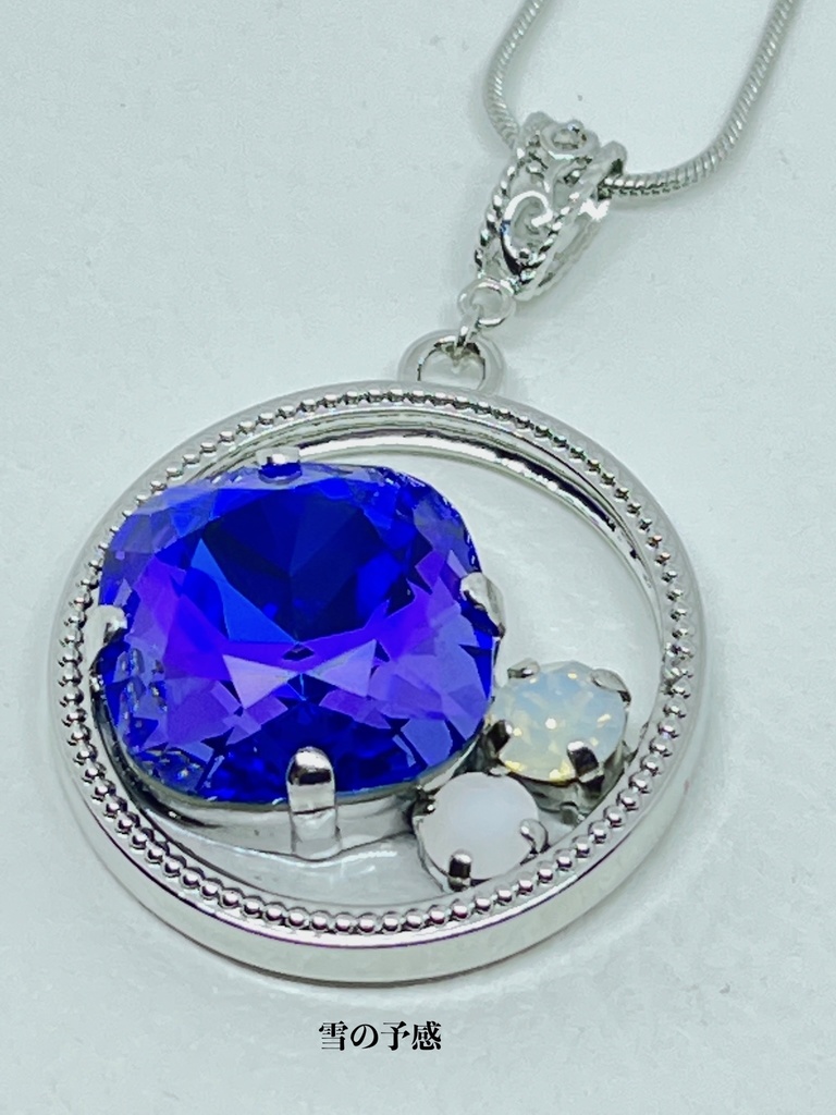 クッションストーンのネックレス