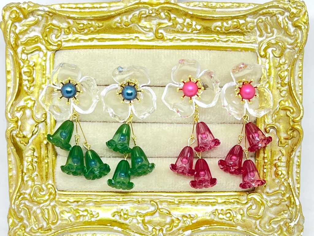 フラワーカリヨンのピアス