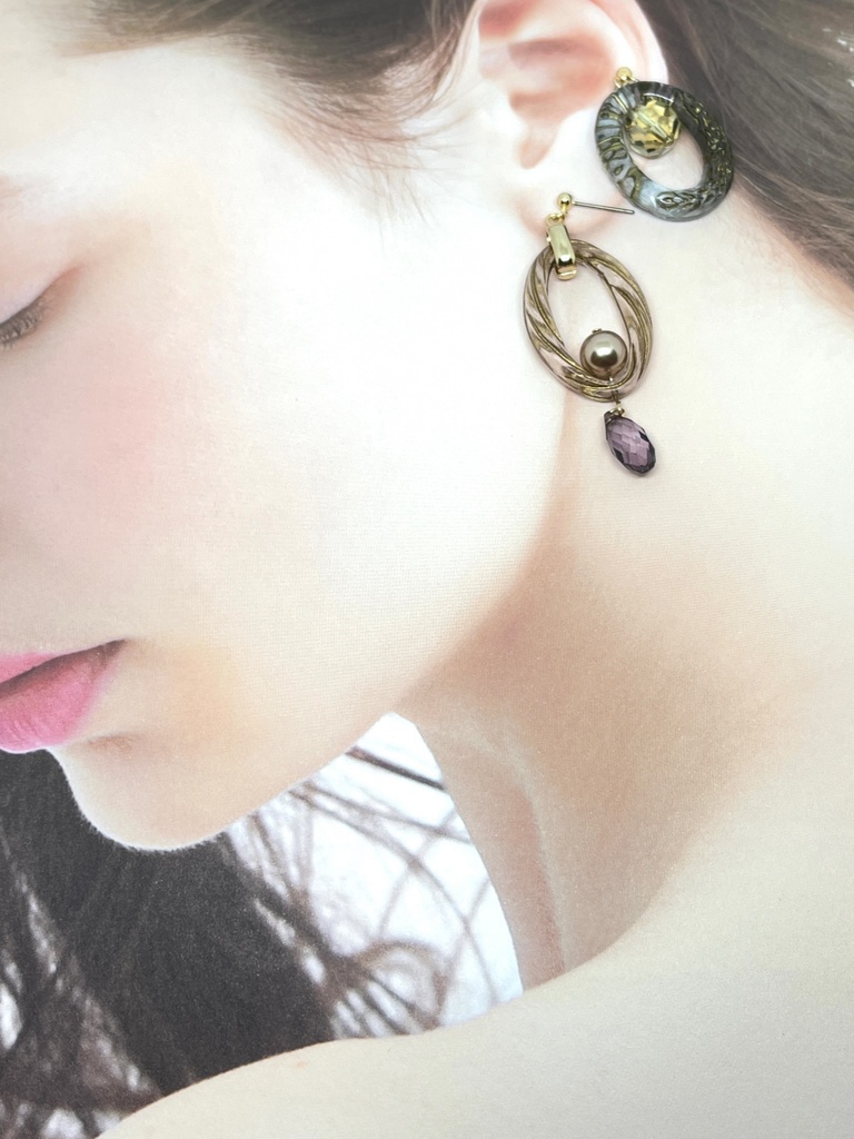 アクリルフレームのピアス【イヤリング可】