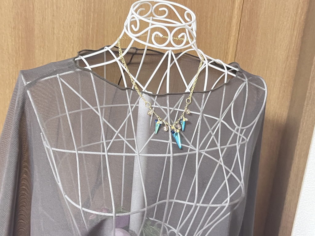 トライアングルストーンのネックレス