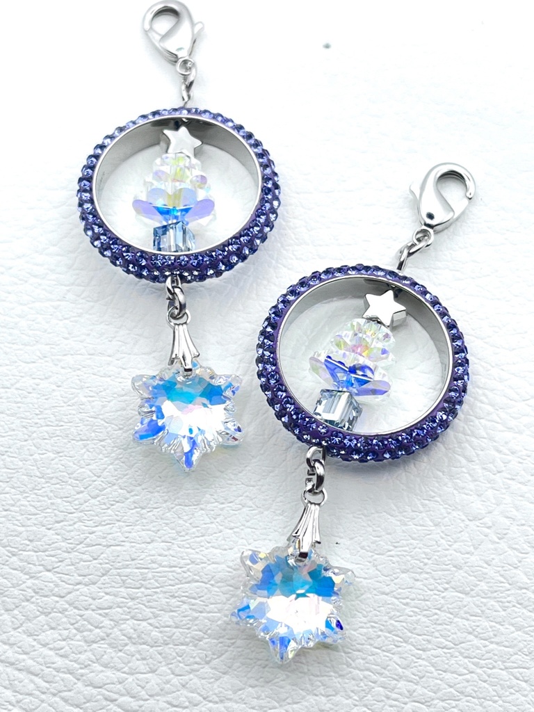 クリスマスツリーのスノードームチャーム