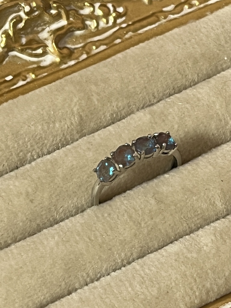 アンティークサフィレットのカトルリング