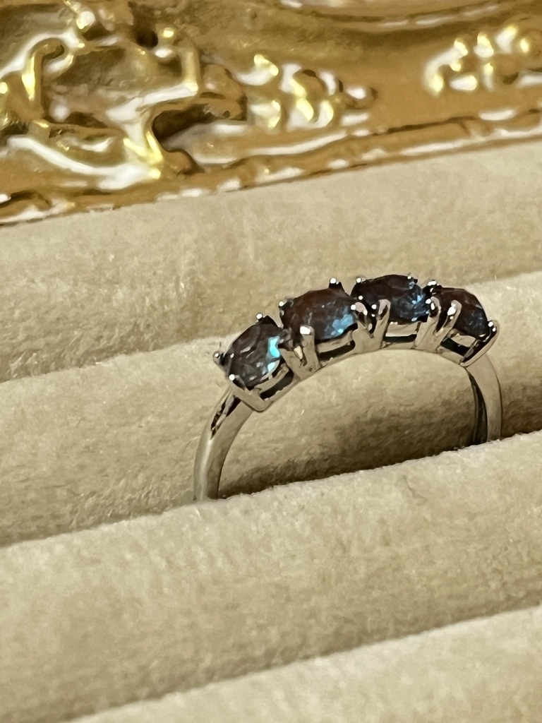 アンティークサフィレットのカトルリング