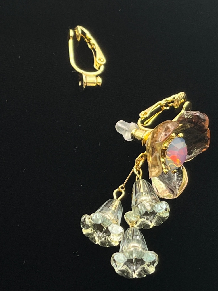 フラワーカリヨンのピアス【イヤリング不可】【コンバーター対応】