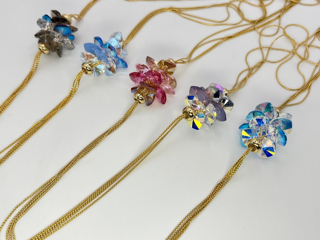 燦めく光のネックレス