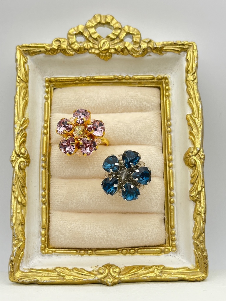 輝くお花の指輪