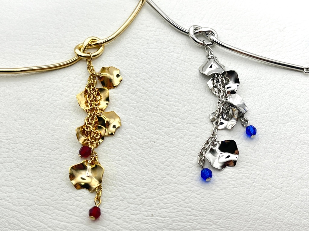 結いの目の薔薇のネックレス