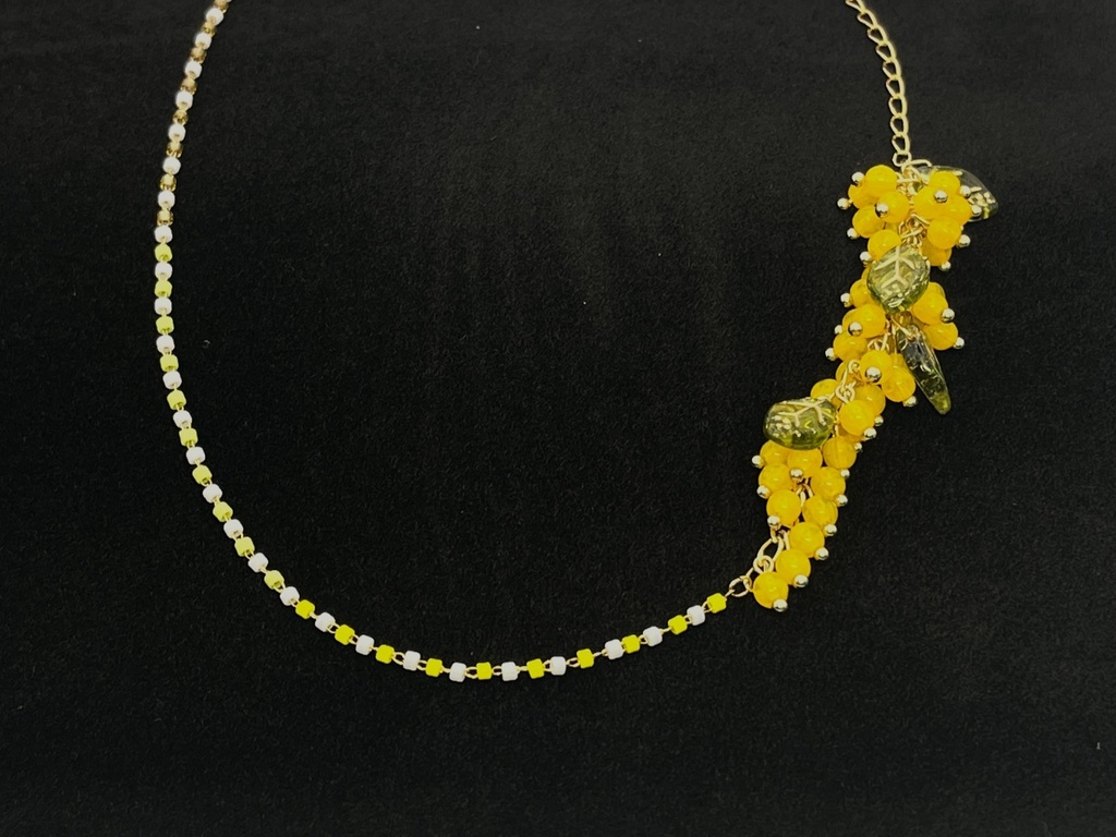 ミモザのネックレス
