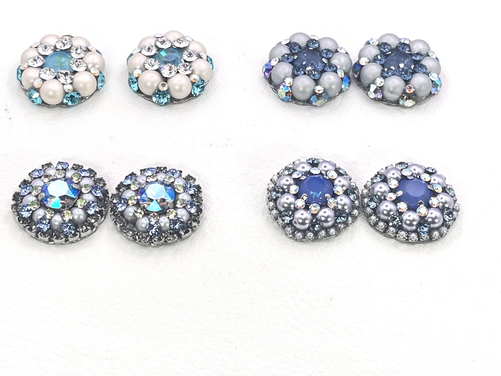 青のロゼットのピアス【イヤリング変更可】