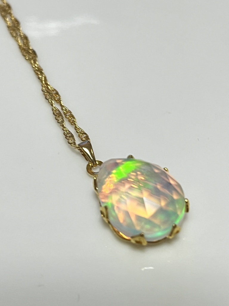 人魚のしずくのネックレス