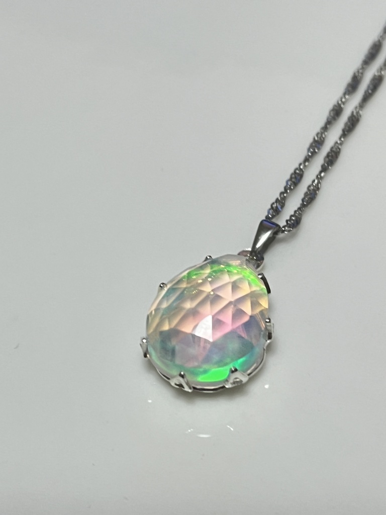 人魚のしずくのネックレス