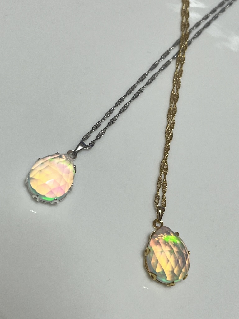 人魚のしずくのネックレス