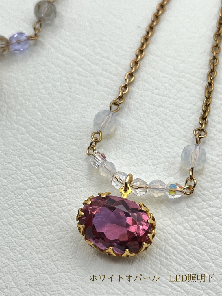 オーバルザンドライトのネックレス